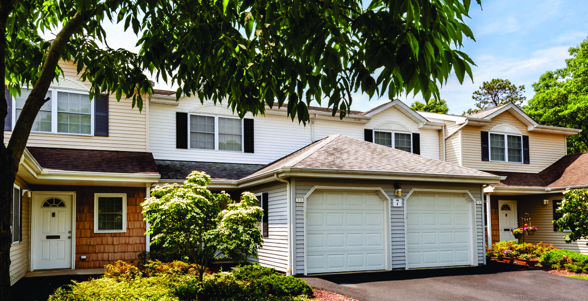 Apartments in Center Moriches Mirror Pond Luxury Apartments Photo